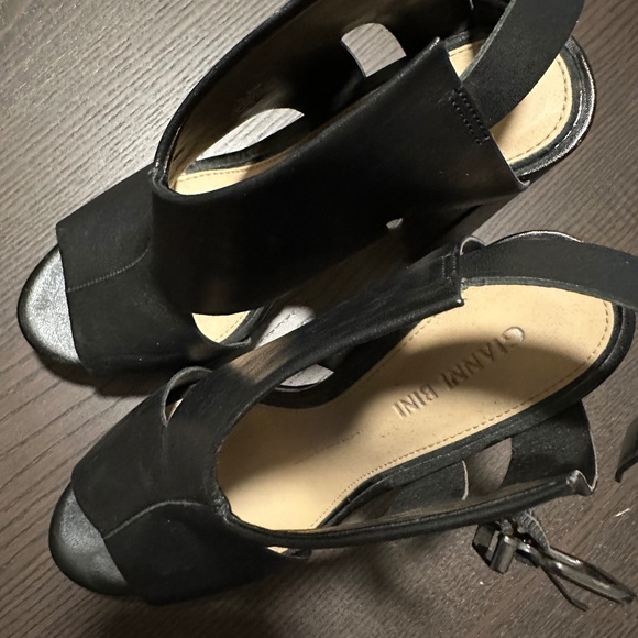 Gianni Bini Black Block Wedge Heels - Picture 4 of 10